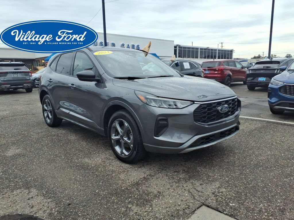 Certified 2024 Ford Escape ST-Line w/ Tech Pack #1 AWD/4WD image 4