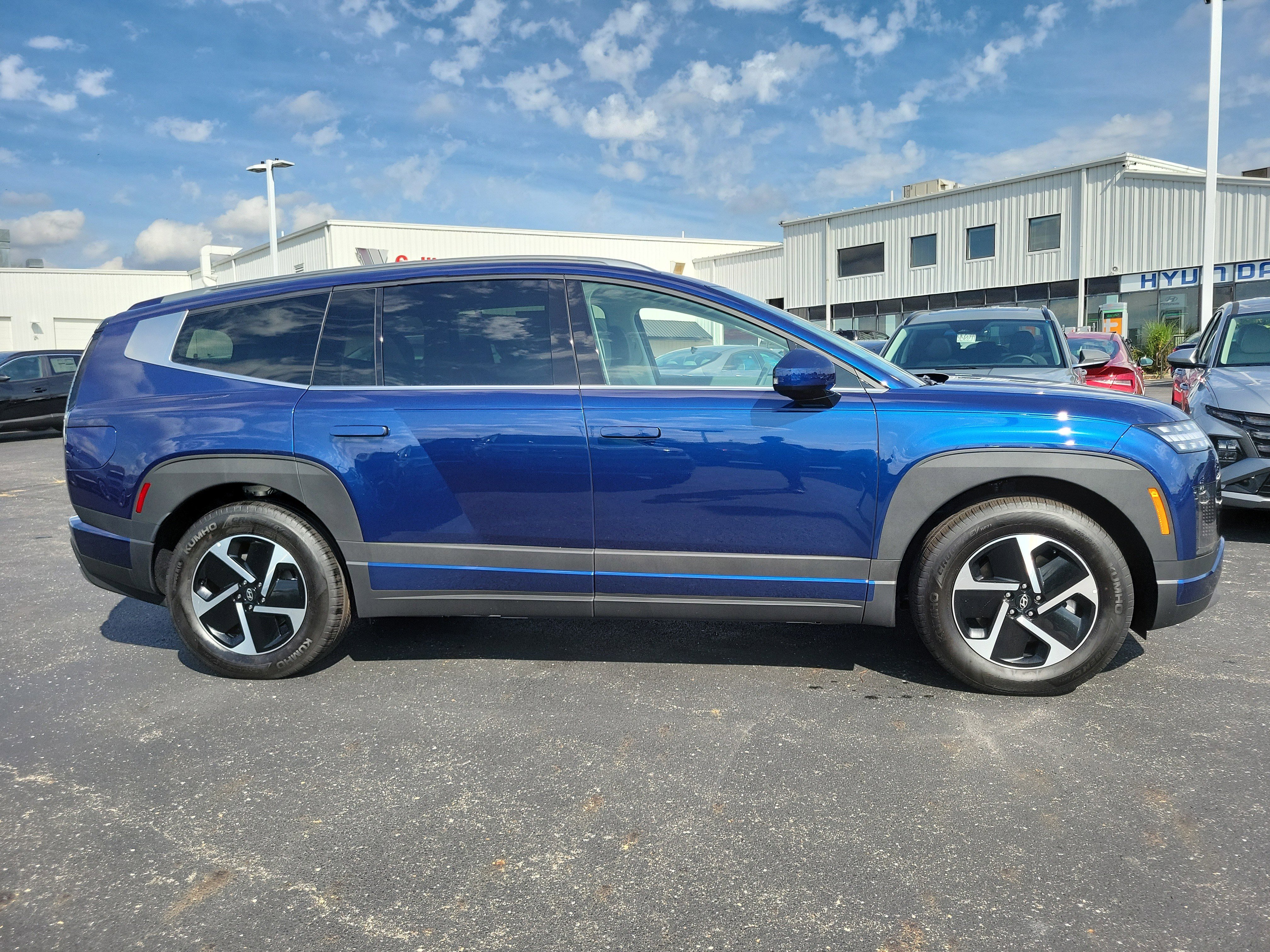 New 2026 Hyundai Ioniq 9 SE image 3