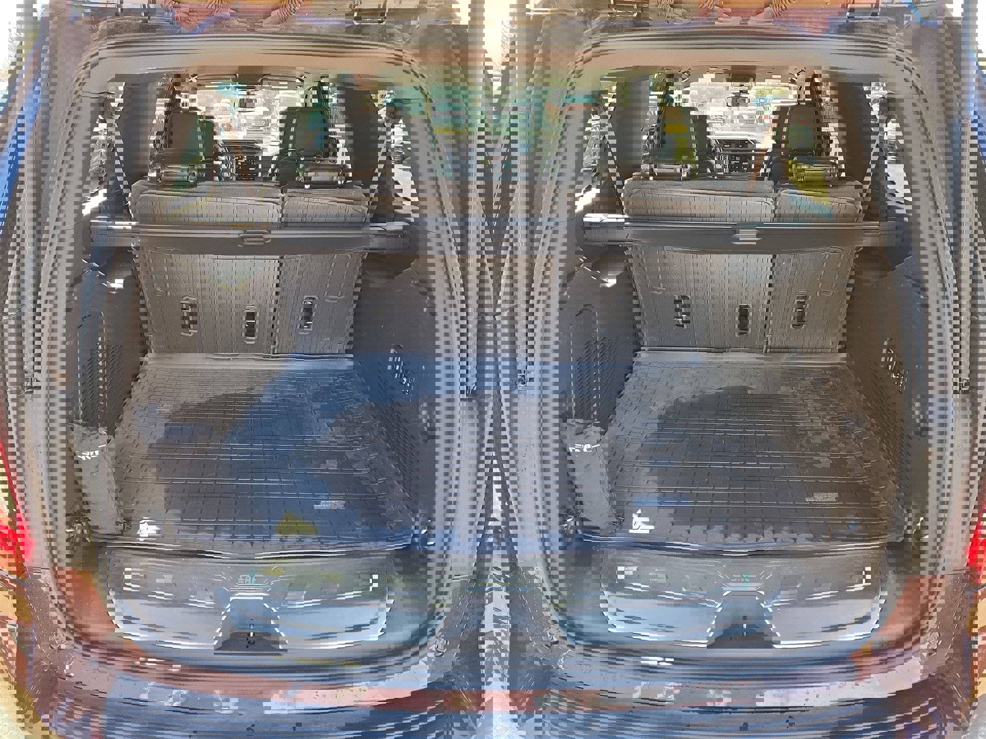 Used 2022 GMC Yukon XL Denali image 12