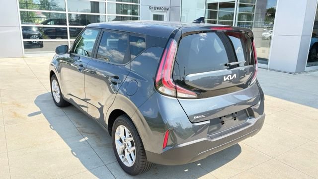 Used 2023 Kia Soul LX w/ Option Group 015 FWD image 5