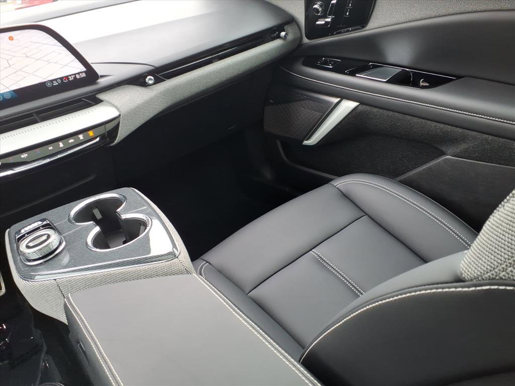 Certified 2025 Cadillac Optiq Luxury 1 w/ LPO, Floor Liner Package image 20