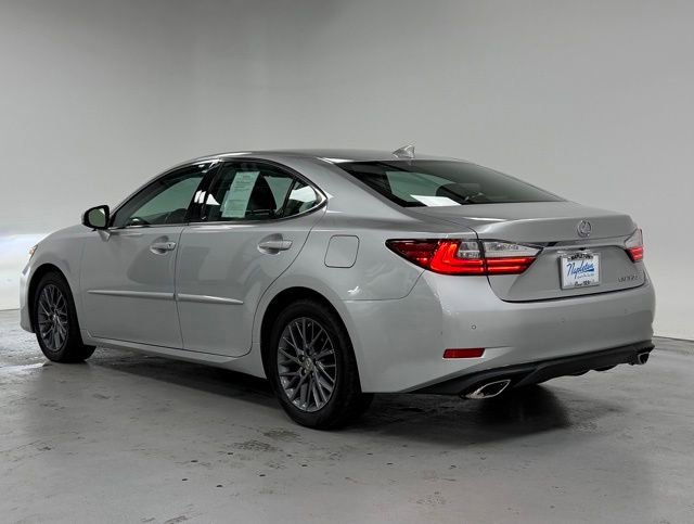Used 2018 Lexus ES 350 w/ Navigation System Package image 3