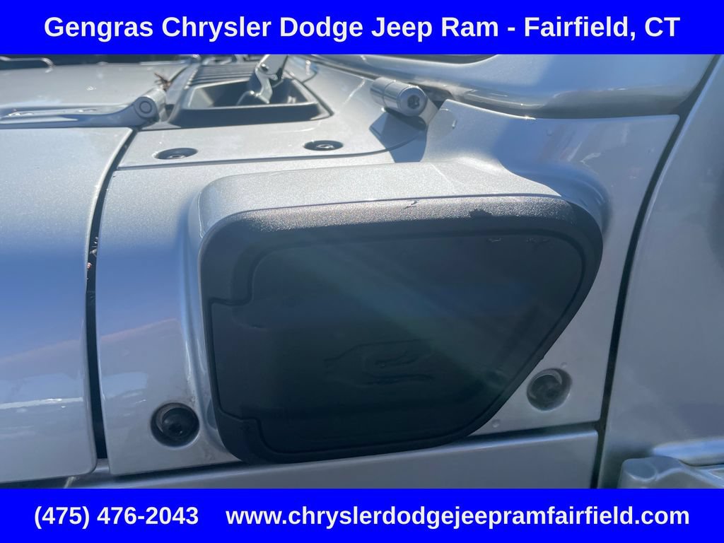 Certified 2024 Jeep Wrangler Unlimited Sahara w/ Technology Group AWD/4WD image 15