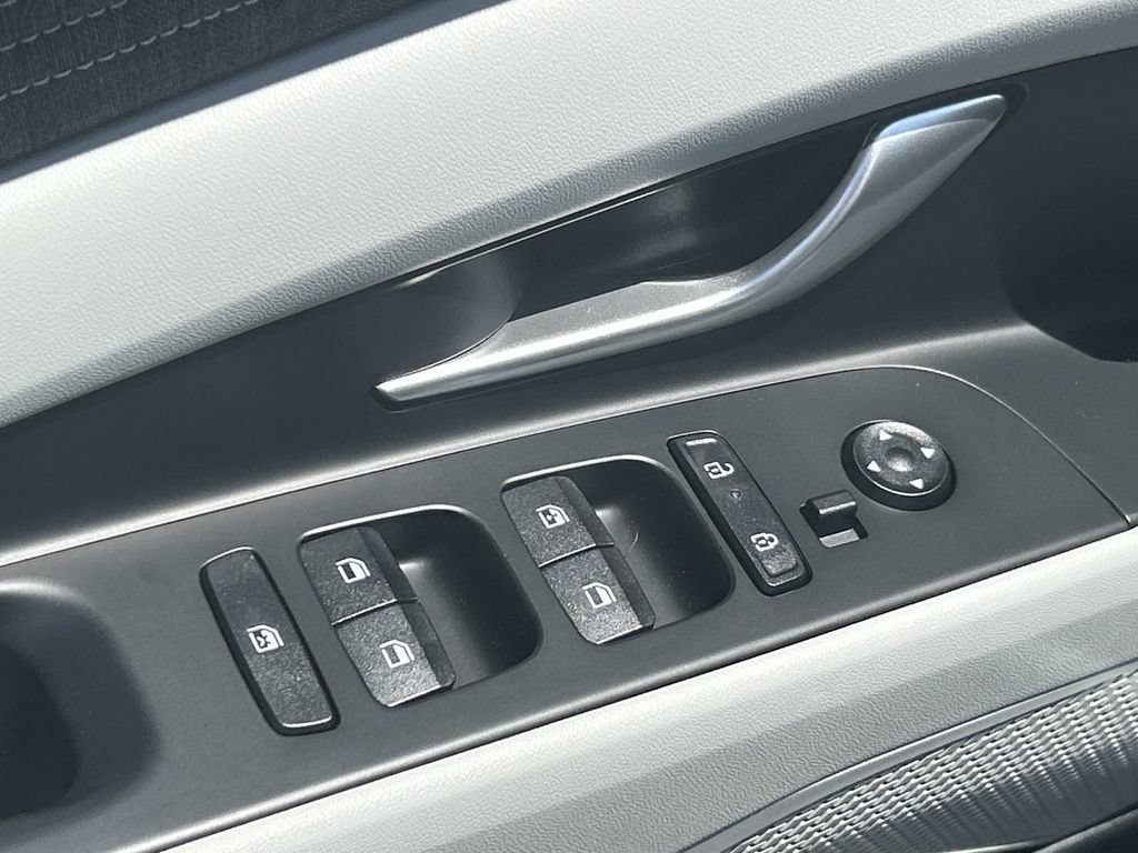 New 2026 Hyundai Elantra Limited FWD image 18
