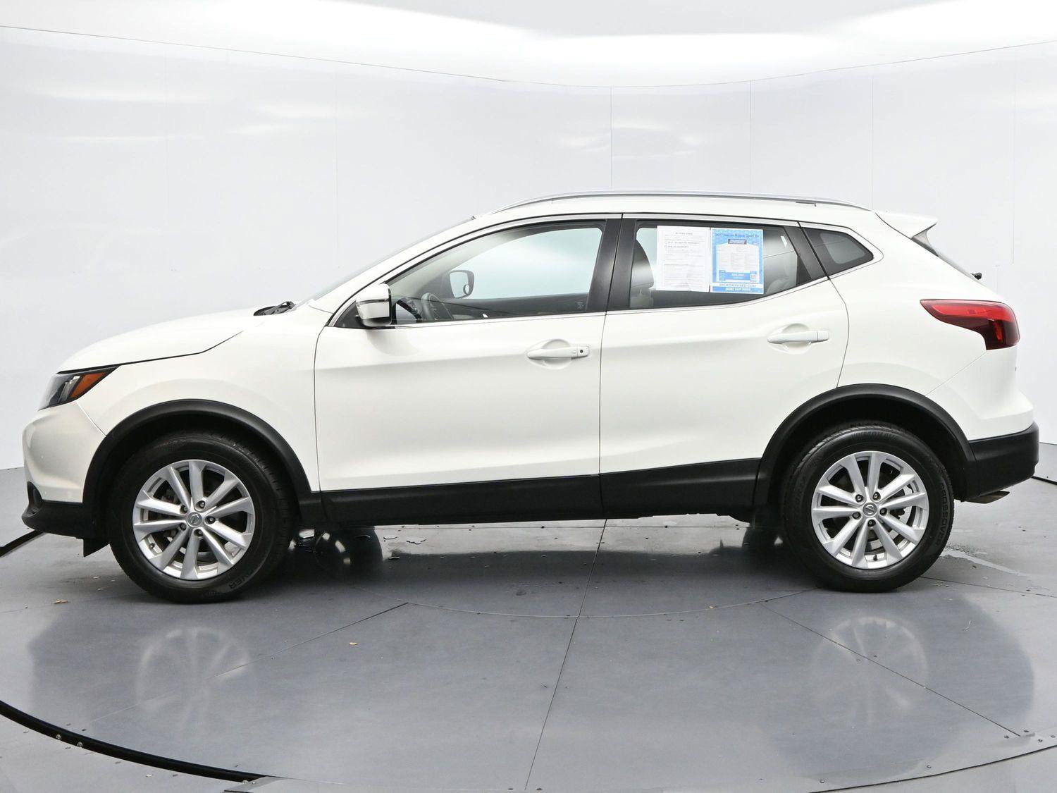 Used 2017 Nissan Rogue Sport SV FWD image 4