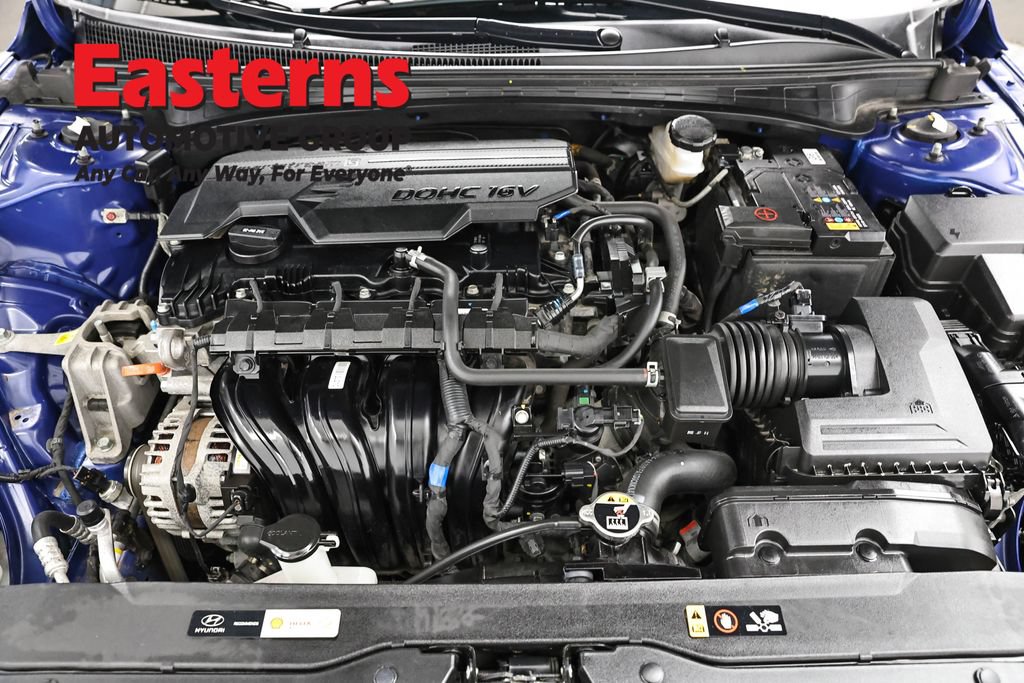 Used 2023 Hyundai Elantra Limited w/ Preferred Accessory Package FWD image 7