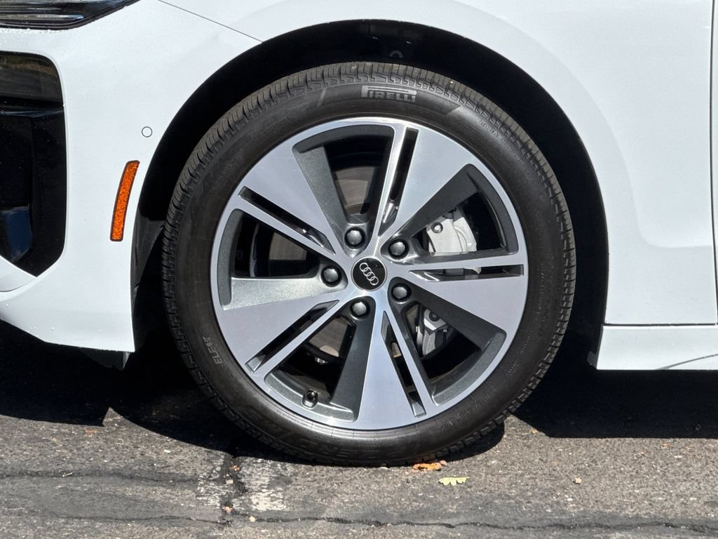 Used 2025 Audi A6 e-tron Premium RWD image 37