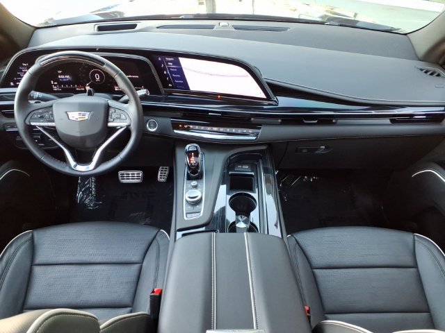 Used 2024 Cadillac Escalade ESV Sport w/ LPO, ONYX Package AWD/4WD image 4