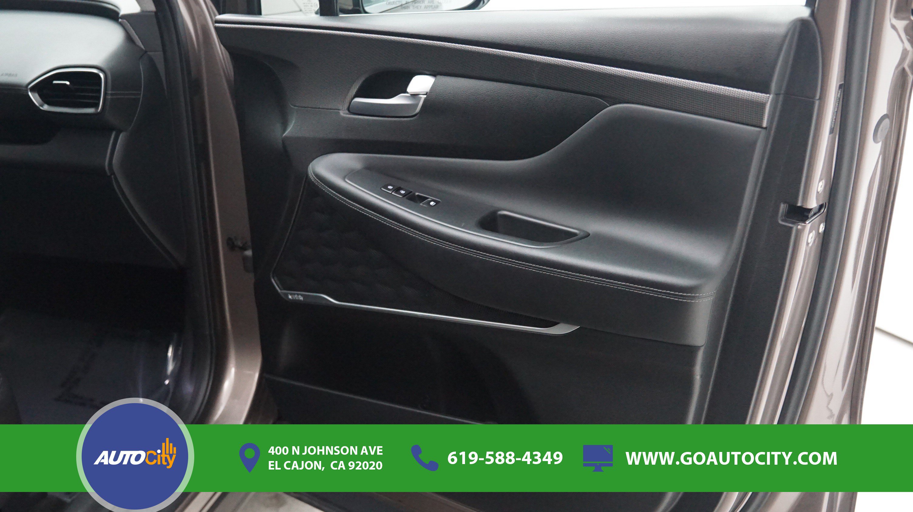 Used 2020 Hyundai Santa Fe SEL w/ Convenience + Premium Package FWD image 17