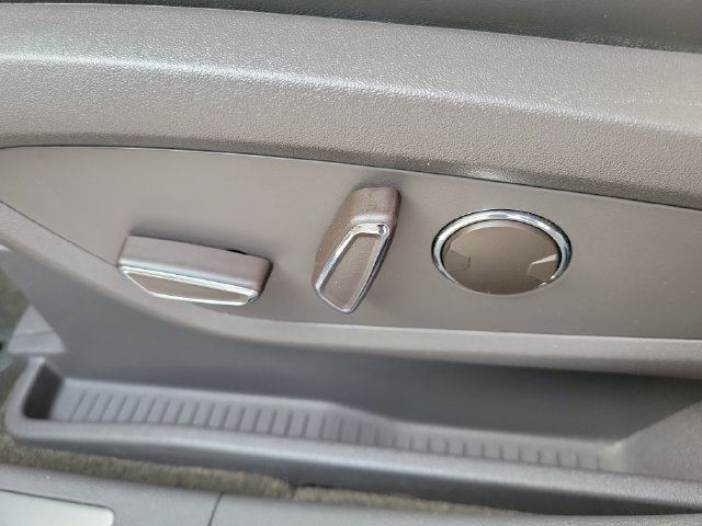 Used 2020 Lincoln Nautilus Reserve AWD/4WD image 7