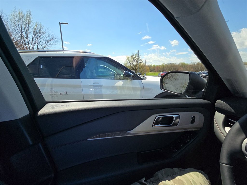 Used 2025 Ford Explorer Active w/ Active Comfort Package image 14