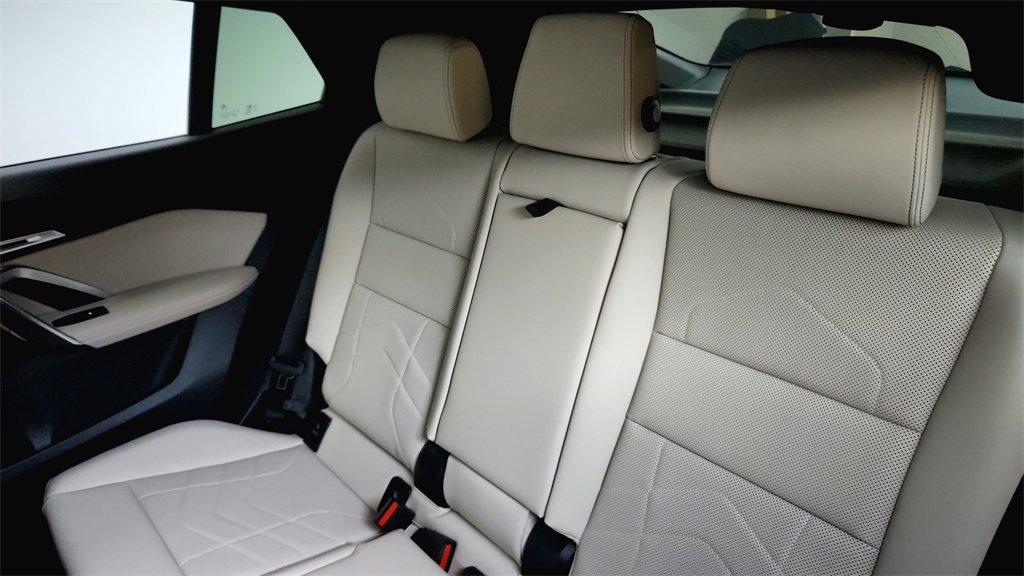 Used 2025 BMW X2 xDrive28i w/ Convenience Package image 42