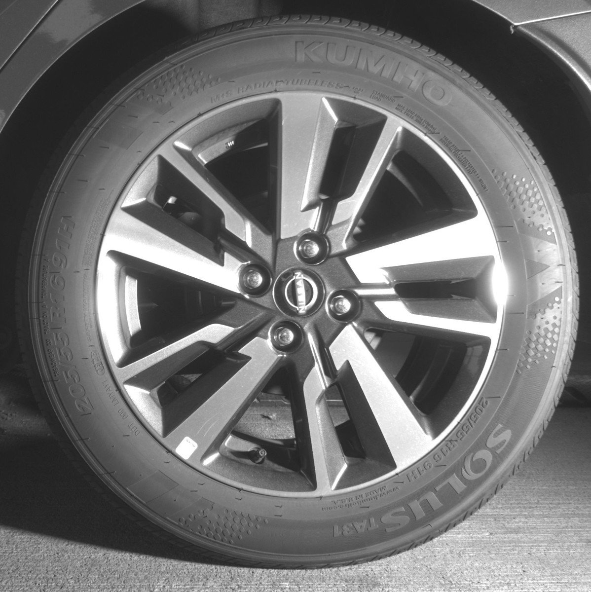 Used 2025 Nissan Versa SV FWD image 14