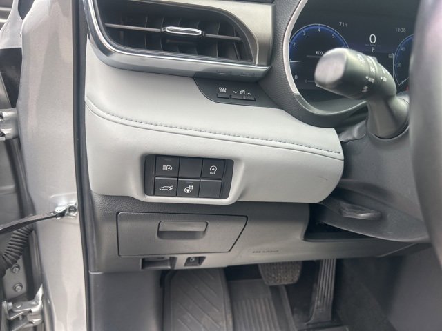 Used 2023 Toyota Highlander Limited image 18