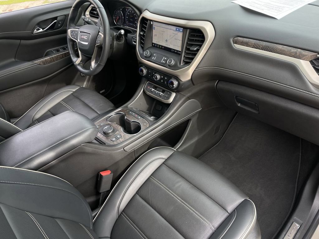 Used 2022 GMC Acadia Denali w/ Denali Ultimate Package FWD image 29