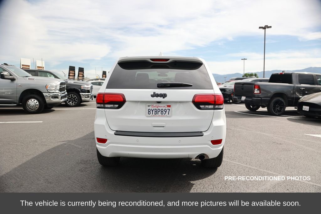 Used 2021 Jeep Grand Cherokee Laredo X image 4