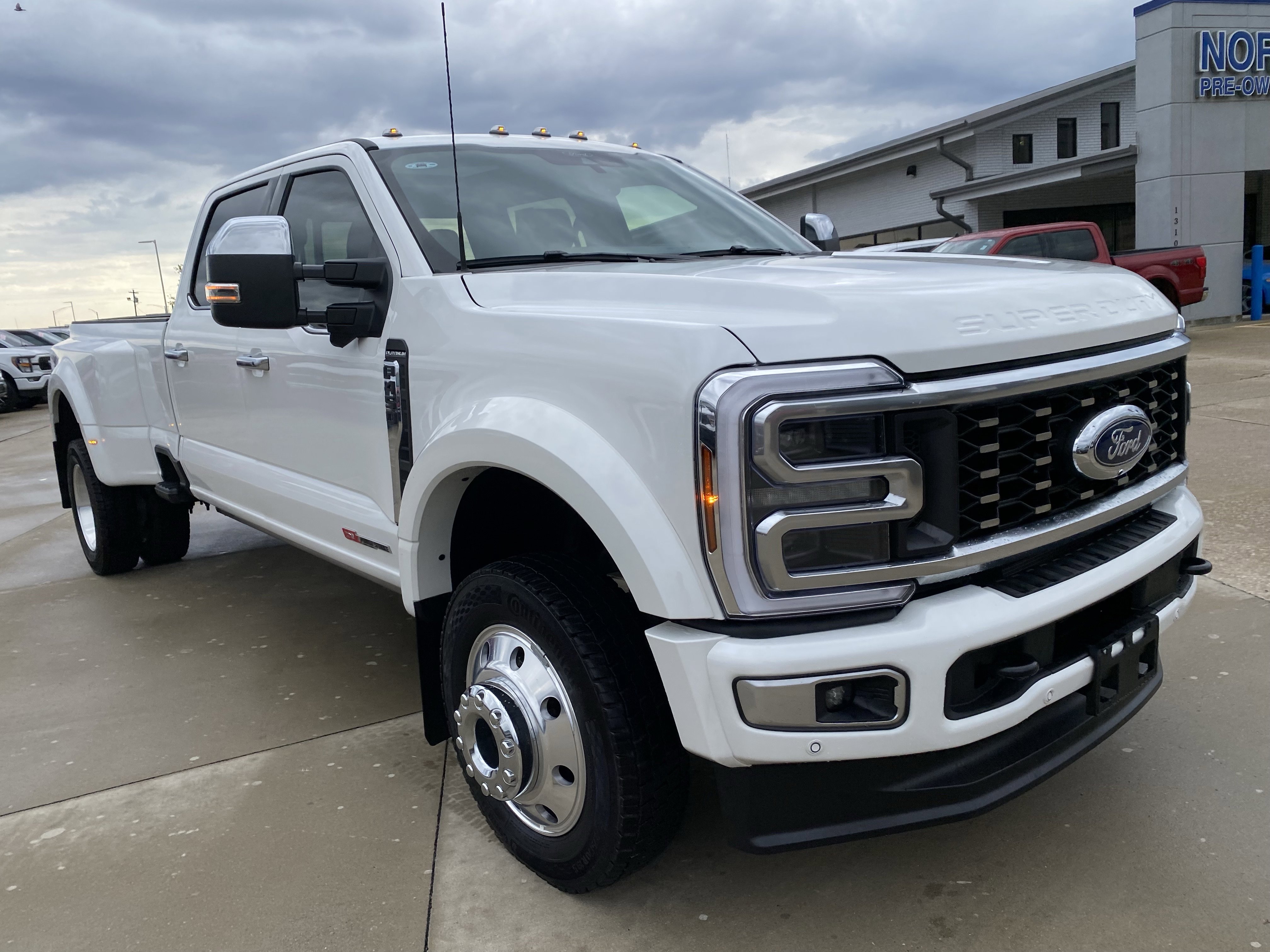 Used 2026 Ford F450 Platinum w/ Platinum Plus Package AWD/4WD image 3