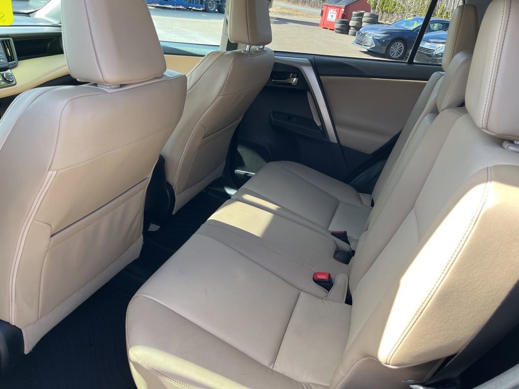 Used 2015 Toyota RAV4 Limited image 13