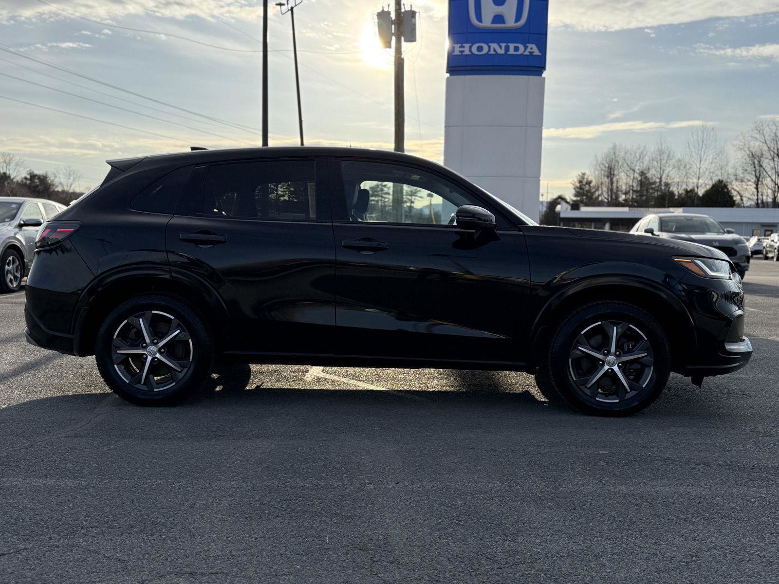 Certified 2024 Honda HR-V EX-L image 4