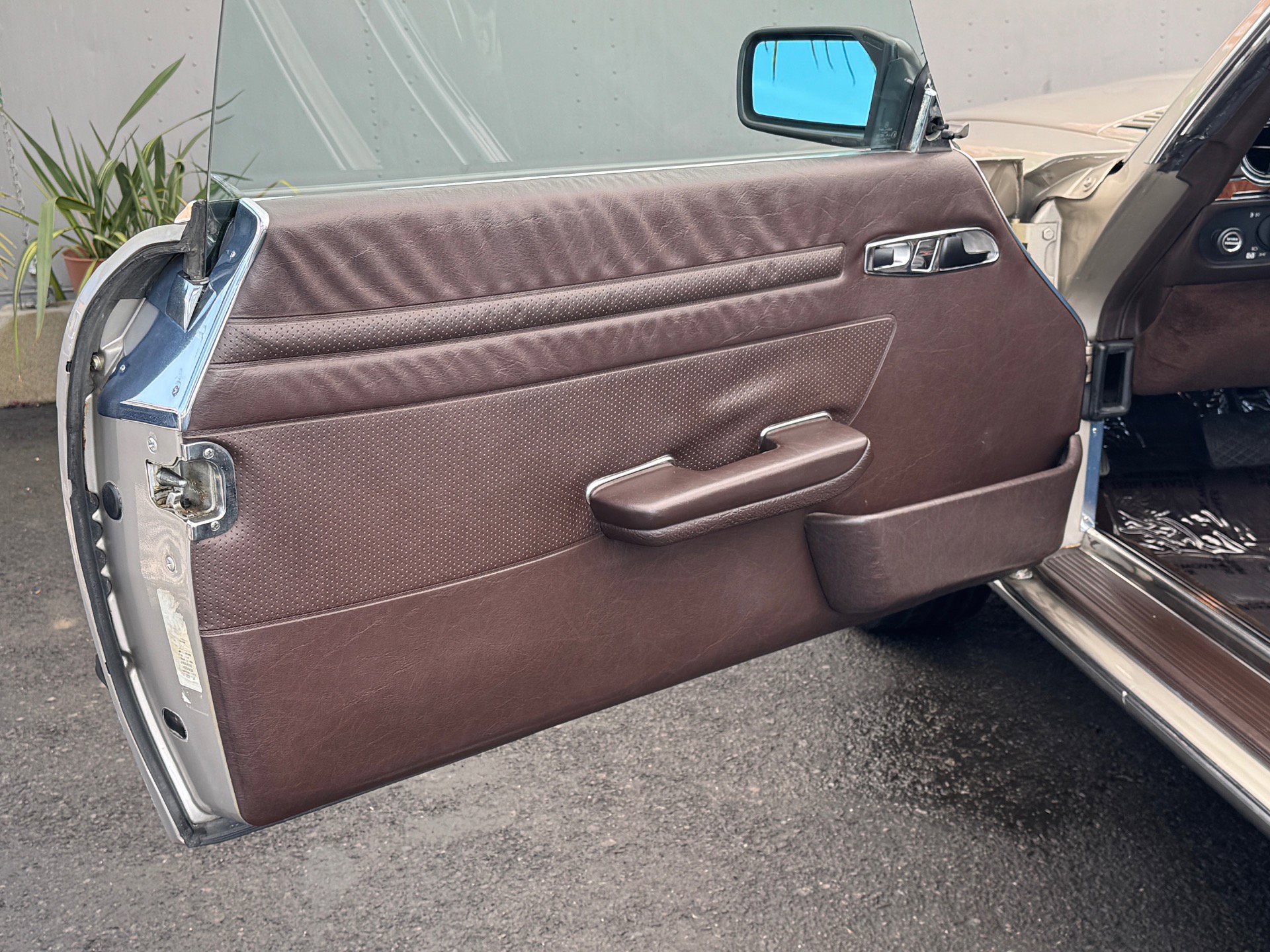 Used 1988 Mercedes-Benz 560 SL image 25