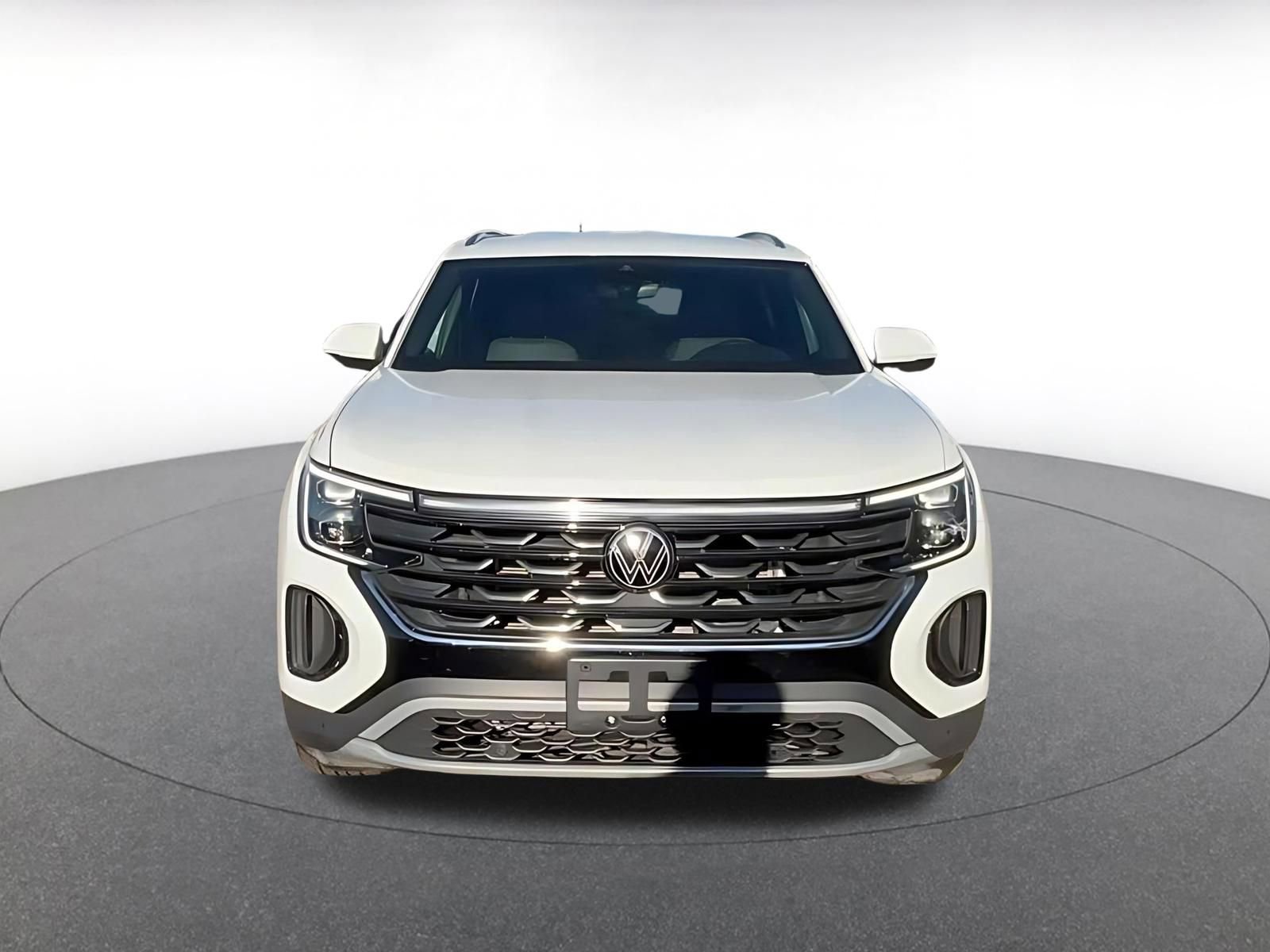 Used 2025 Volkswagen Atlas Cross Sport SE FWD image 4