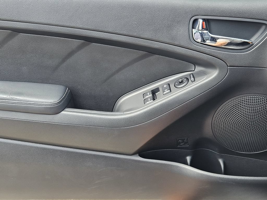Used 2016 Kia Forte Koup EX FWD image 16