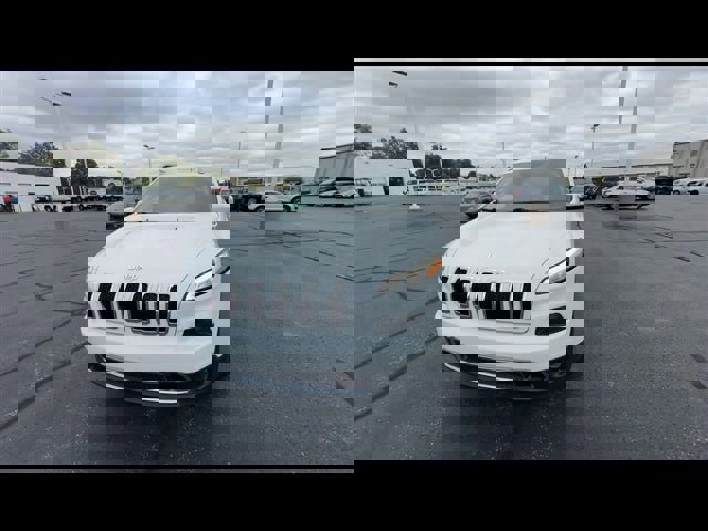 Used 2016 Jeep Cherokee Limited image 3