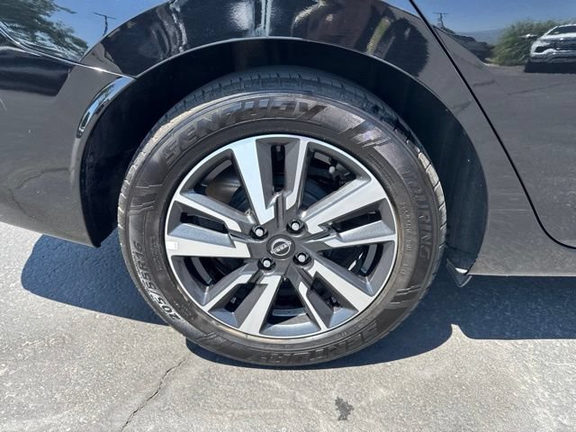 Used 2025 Nissan Versa SV FWD image 9