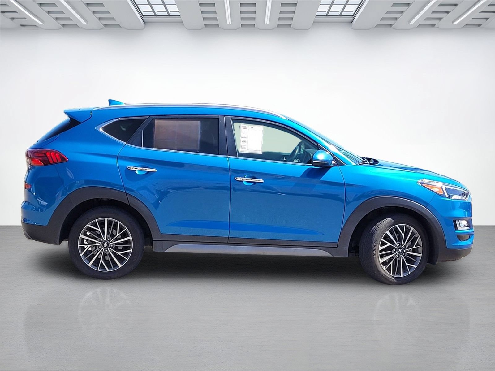 Used 2021 Hyundai Tucson Limited w/ Cargo Package FWD image 3