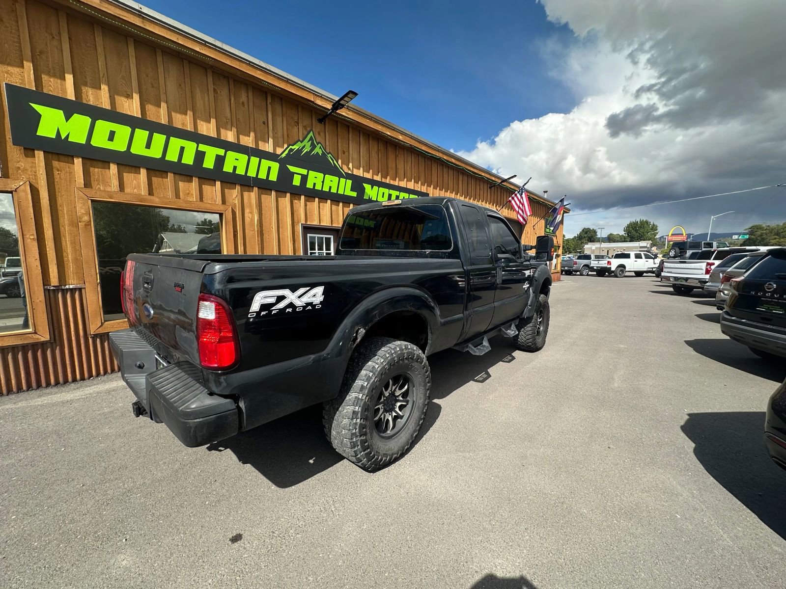 Used 2011 Ford F350 XLT w/ Snow Plow Prep Pkg image 3