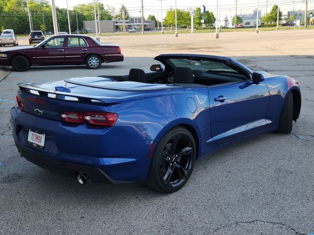 Used 2022 Chevrolet Camaro LT RWD image 4