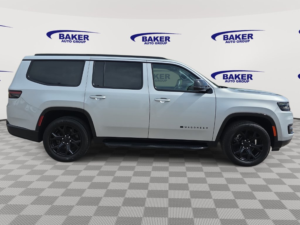 Used 2024 Jeep Wagoneer Series II AWD/4WD image 2