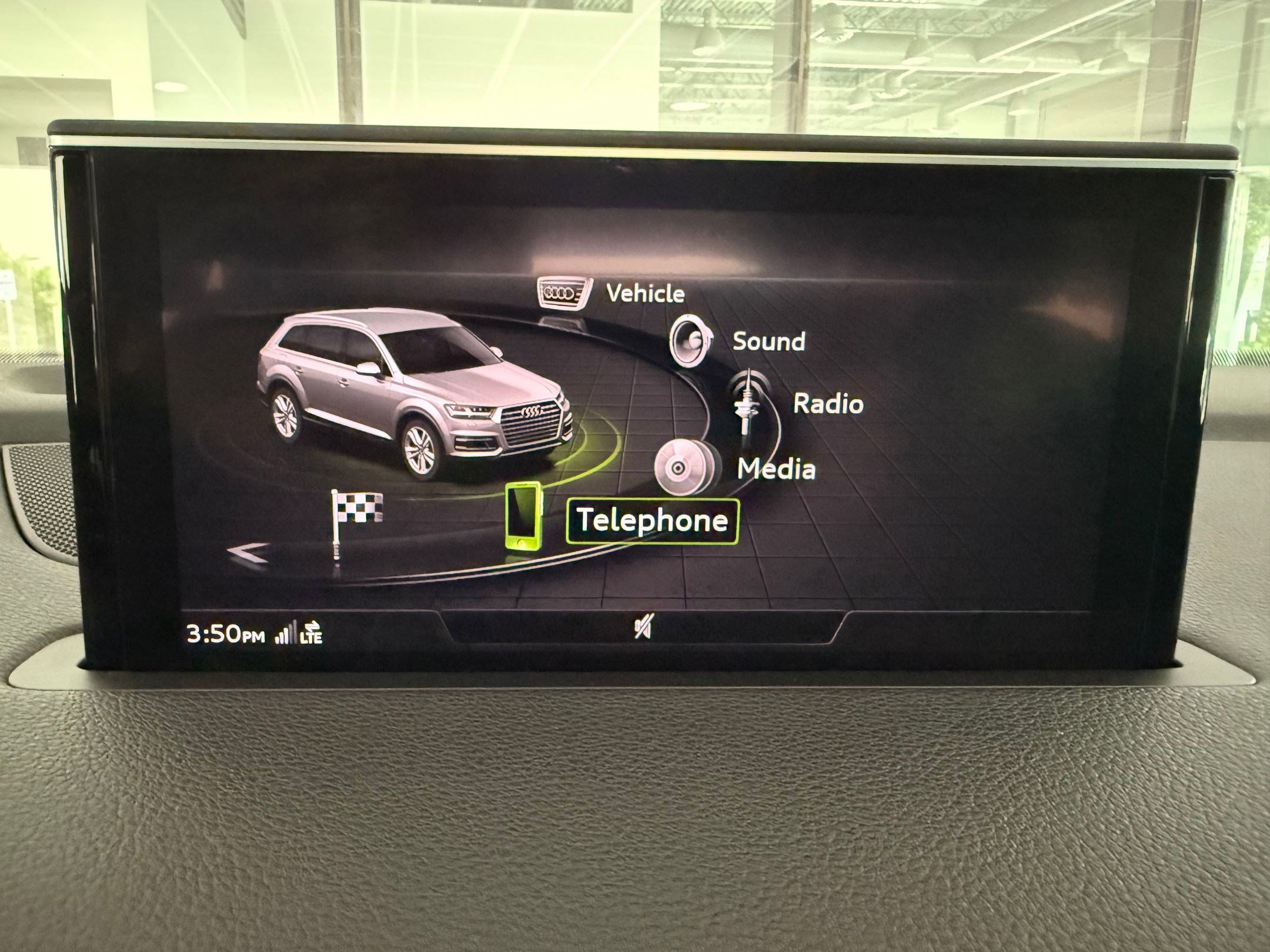 Used 2018 Audi Q7 2.0T Premium Plus AWD/4WD image 24