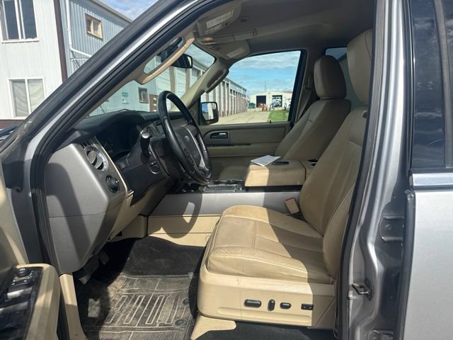 Used 2016 Ford Expedition Limited AWD/4WD image 3