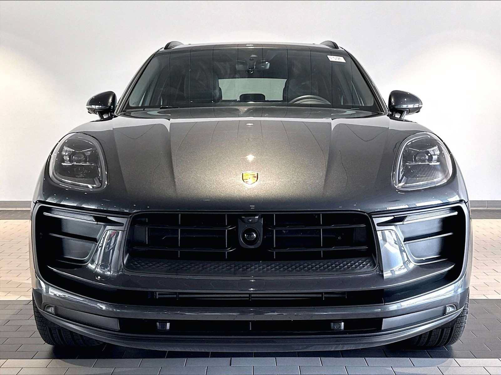 Used 2026 Porsche Macan AWD/4WD image 13