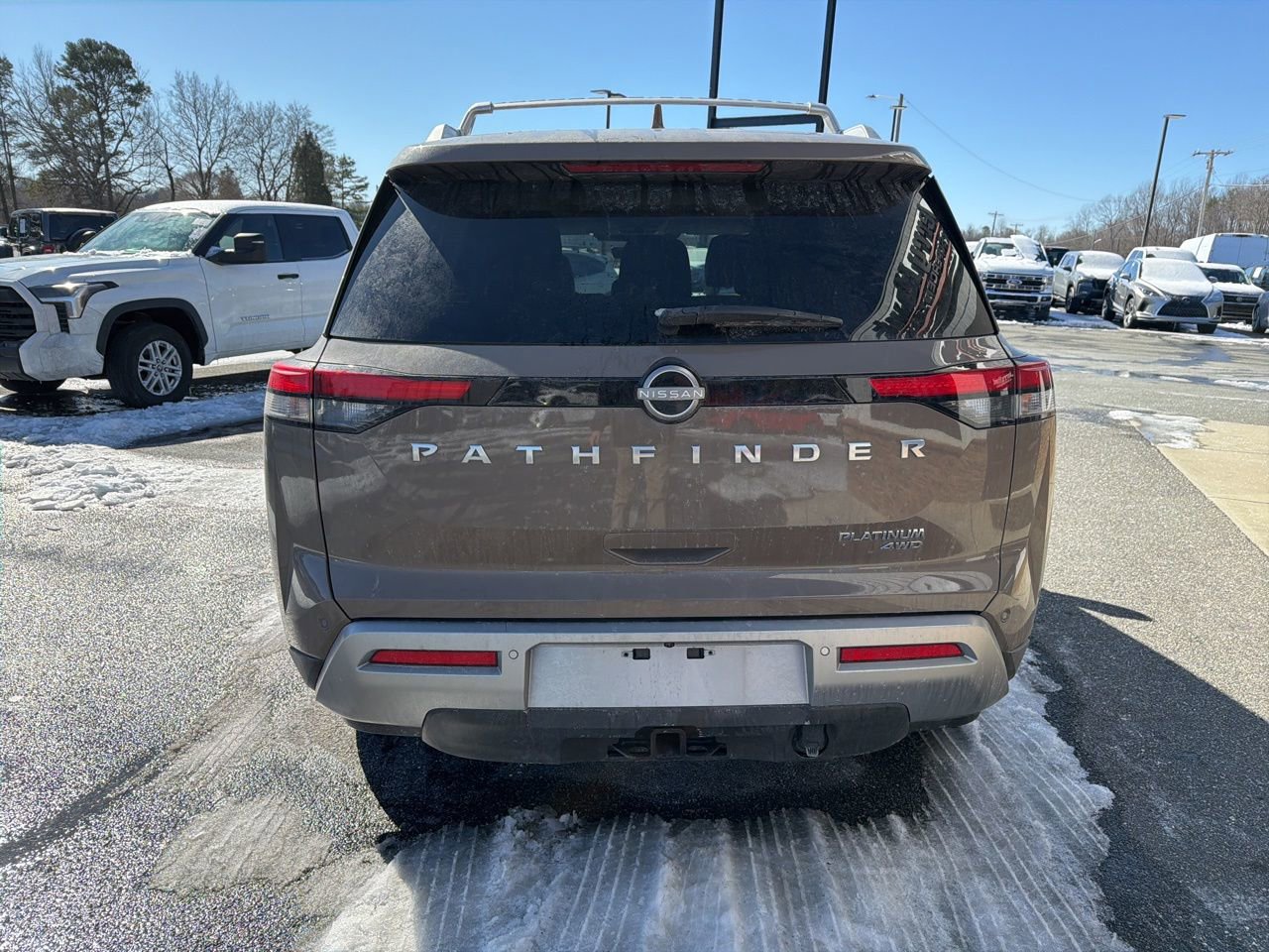 Used 2024 Nissan Pathfinder Platinum w/ Cargo Package image 7