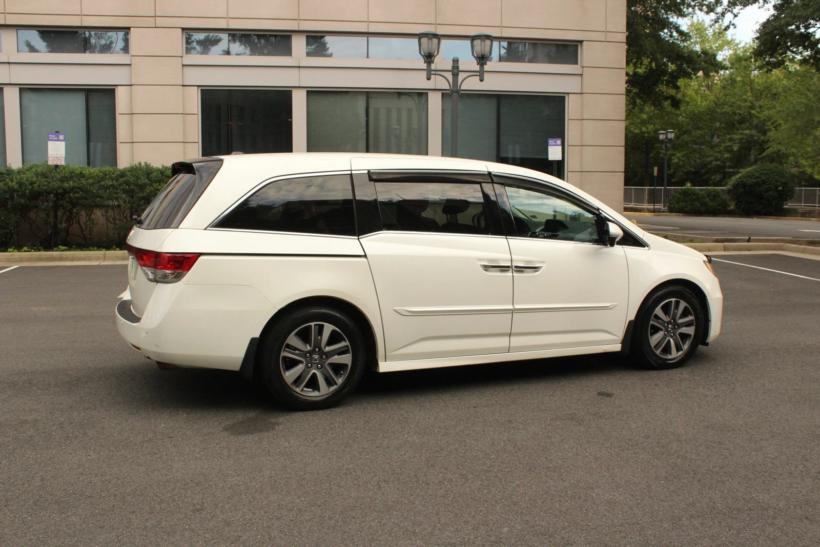 Used 2014 Honda Odyssey Touring image 7