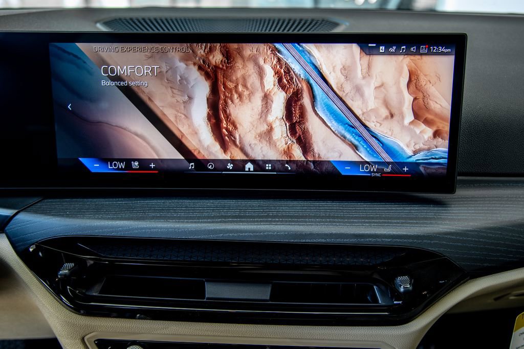 New 2026 BMW 330i xDrive Sedan w/ Convenience Package AWD/4WD image 13
