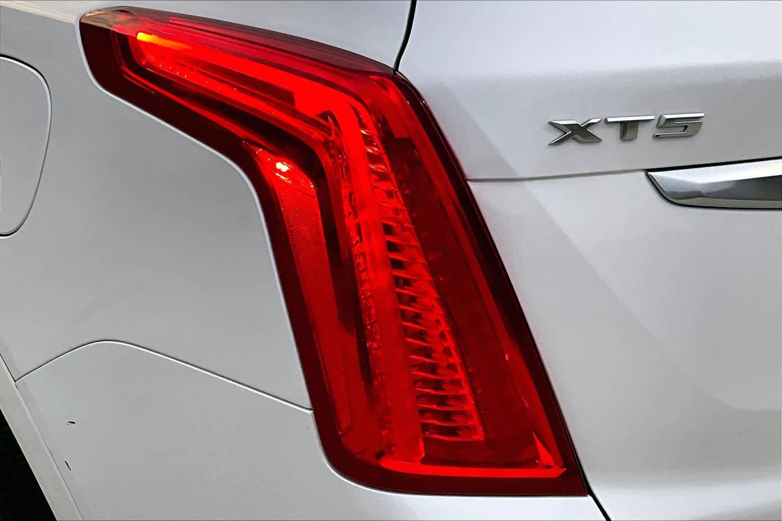 Used 2018 Cadillac XT5 Premium Luxury AWD/4WD image 31