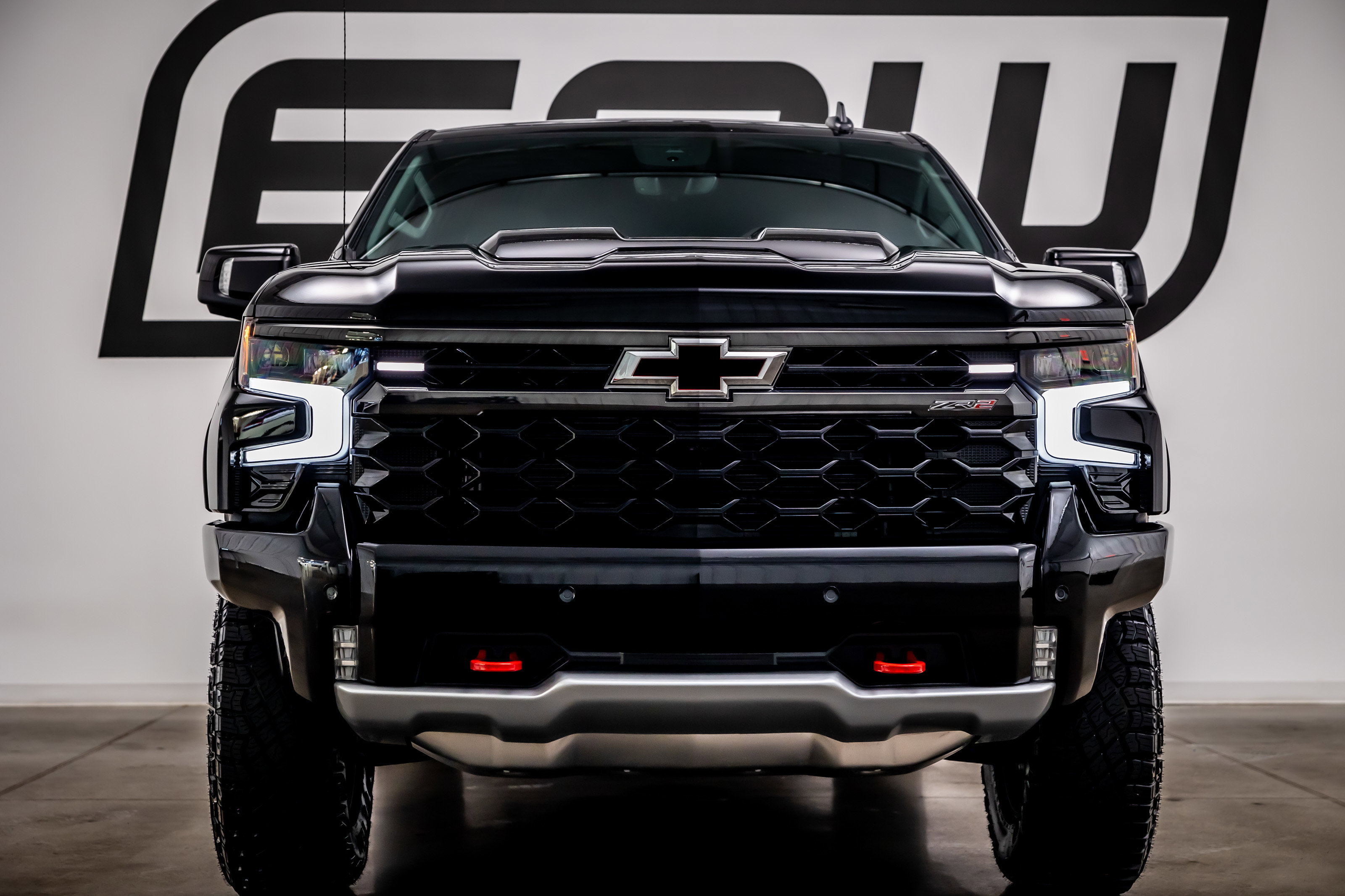 Used 2025 Chevrolet Silverado 1500 ZR2 w/ Technology Package image 3