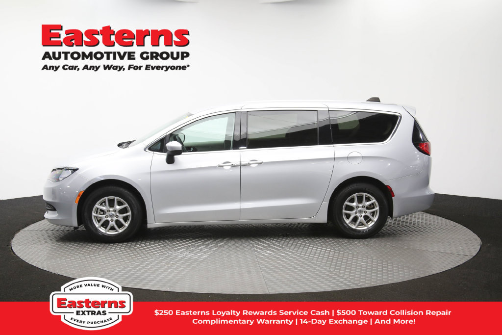 Used 2023 Chrysler Voyager LX FWD image 62