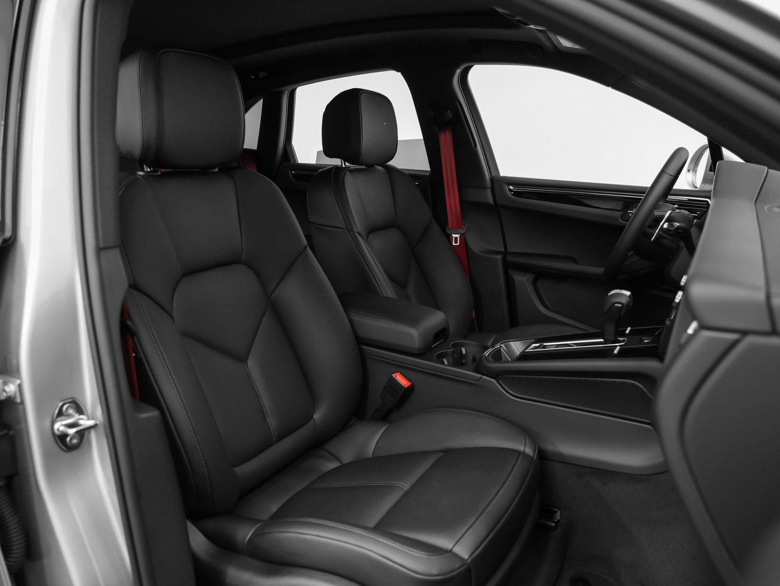 Certified 2025 Porsche Macan image 21