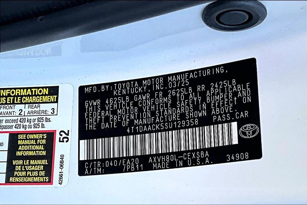 Used 2025 Toyota Camry SE image 16