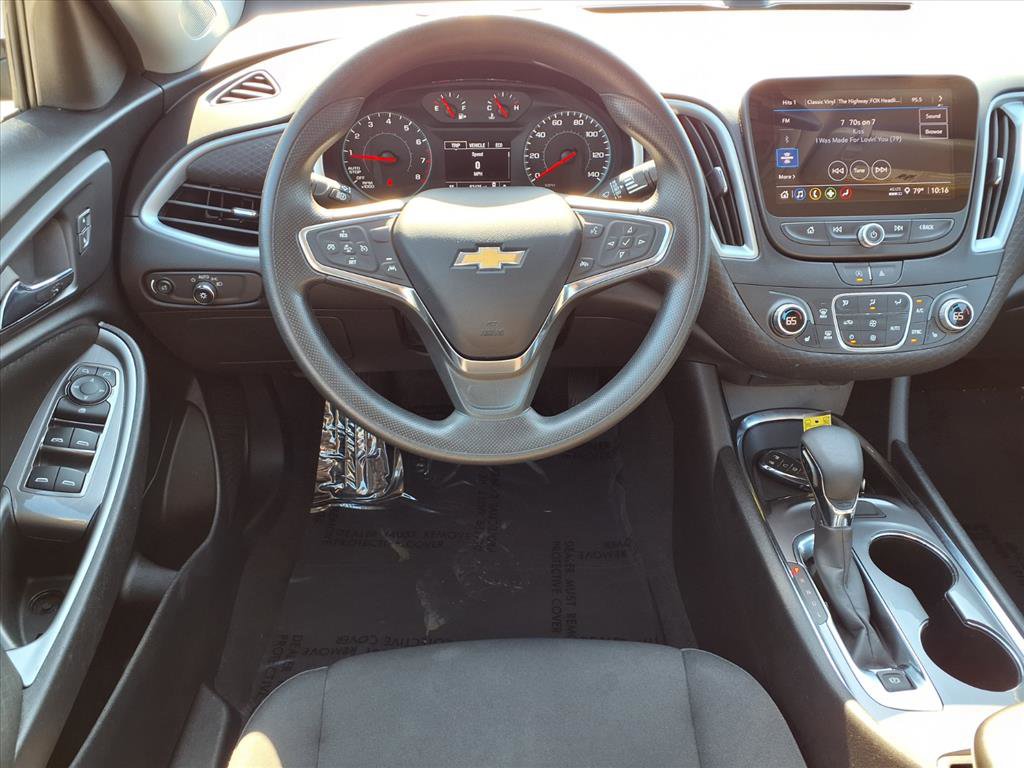 Used 2023 Chevrolet Malibu LT image 3