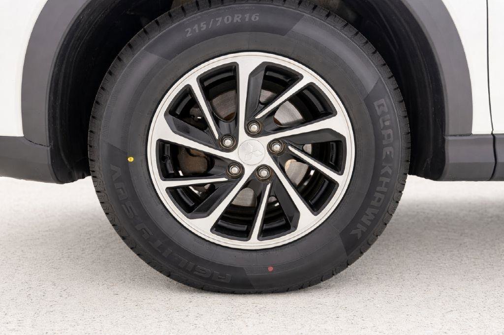 Used 2020 Mitsubishi Eclipse Cross ES image 25