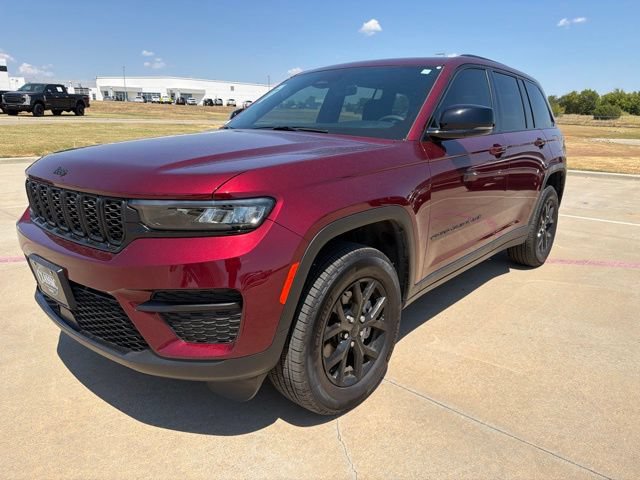 Used 2025 Jeep Grand Cherokee Altitude