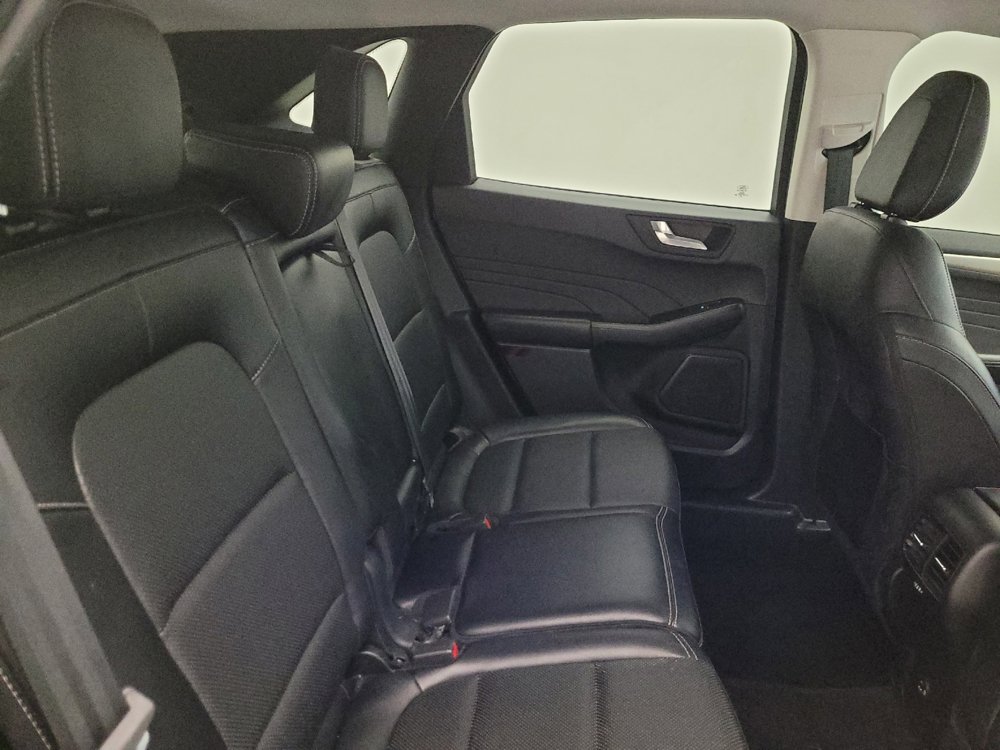 Used 2022 Ford Escape SEL image 19