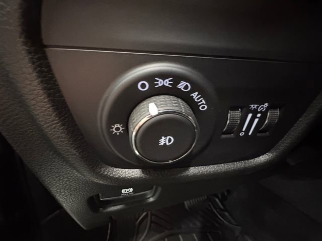 Used 2023 Jeep Grand Cherokee Limited w/ MOPAR Finishing Package image 22