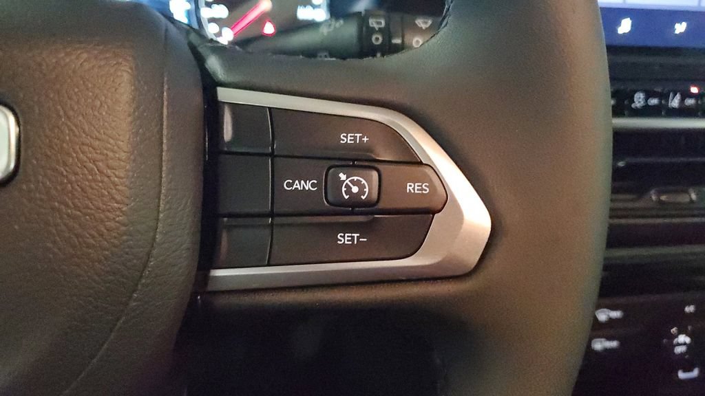 Used 2026 Jeep Compass Latitude AWD/4WD image 29