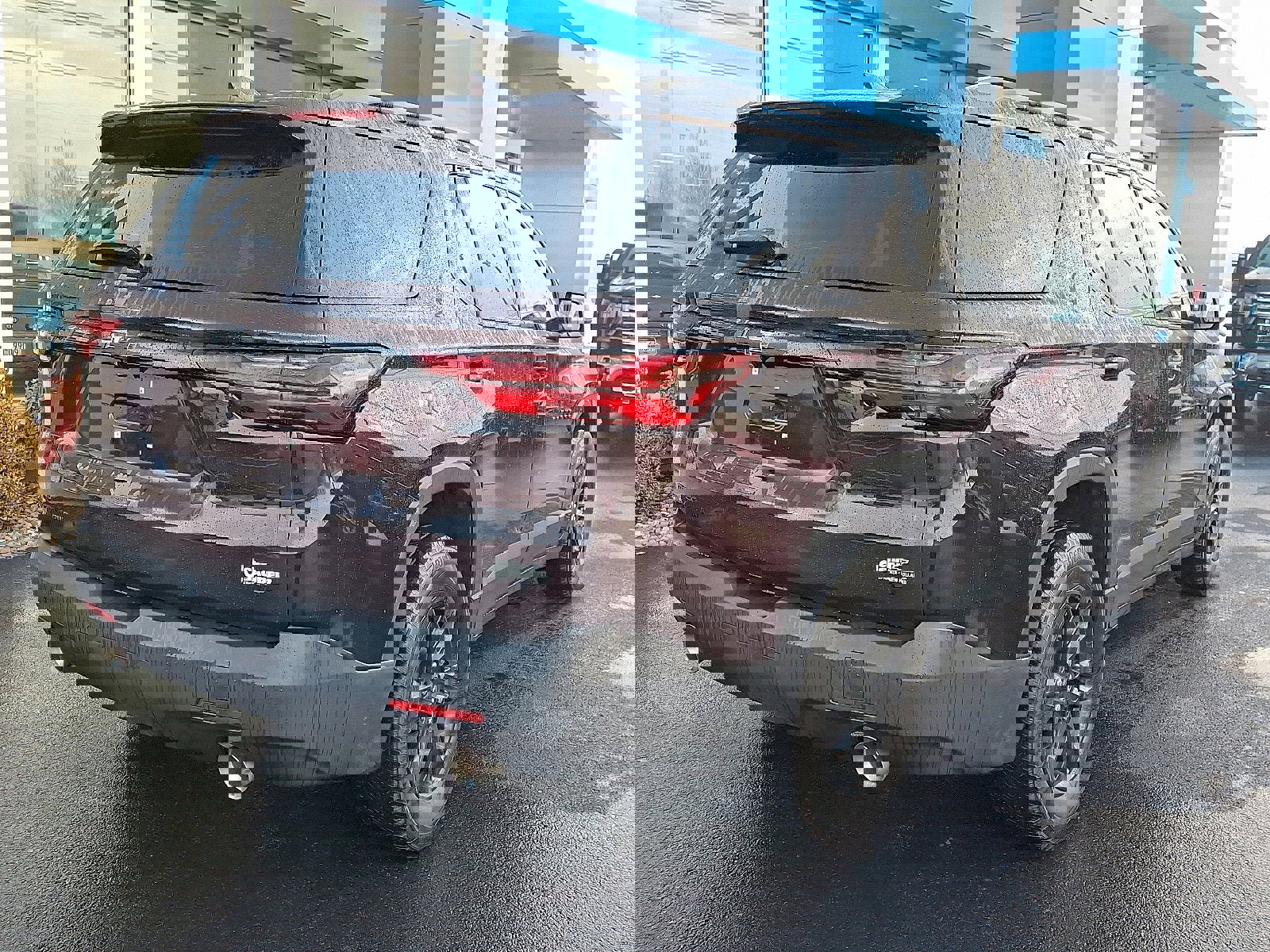 Used 2023 Chevrolet Traverse LT w/ Midnight/Sport Edition image 6